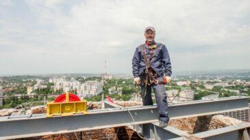 Termoelectrica – lucrări la 90 de metri înălțime, în premieră pentru Republica Moldova
