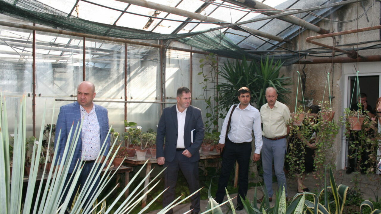  Vasile LEU a efectuat o vizită de lucru la Grădina Botanică Națională (Institutul) „Alexandru Ciubotaru”