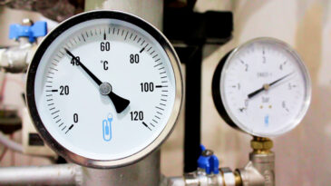 Termoelectrica face apel către administratorii de bloc să asigure reglarea debitului și a temperaturii în blocurile locative