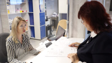 (VIDEO) Aliona Chirtoacă, administratoare de blocuri locative, a venit la „Termoelectrica” S.A. și a încheiat contractul de furnizare a energiei termice.