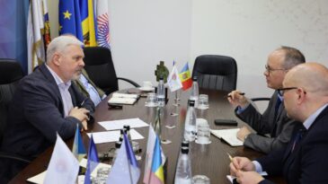 𝐂𝐨𝐧𝐬𝐢𝐥𝐢𝐞𝐫𝐮𝐥 𝐩𝐨𝐥𝐢𝐭𝐢𝐜𝐨-𝐞𝐜𝐨𝐧𝐨𝐦𝐢𝐜 𝐚𝐥 𝐀𝐦𝐛𝐚𝐬𝐚𝐝𝐞𝐢 𝐒𝐔𝐀, 𝐢̂𝐧 𝐯𝐢𝐳𝐢𝐭𝐚̆ 𝐨𝐟𝐢𝐜𝐢𝐚𝐥𝐚̆ 𝐥𝐚 „𝐓𝐞𝐫𝐦𝐨𝐞𝐥𝐞𝐜𝐭𝐫𝐢𝐜𝐚” 𝐒.𝐀.