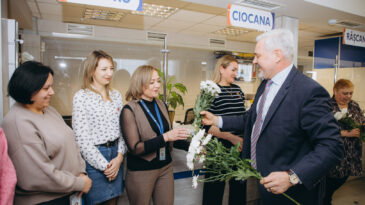 Primăvara a debutat cu flori pentru femeile Termoelectrica