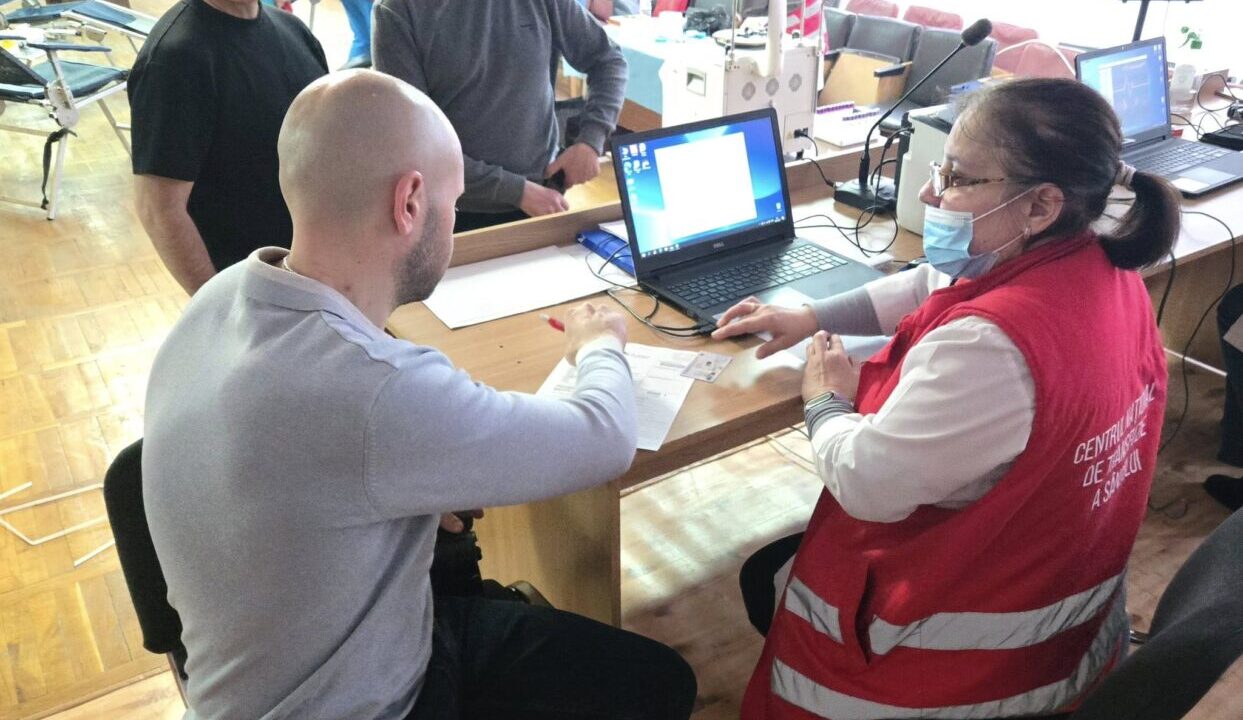  Am donat sânge astăzi pentru a oferi mâine o șansă la viață 